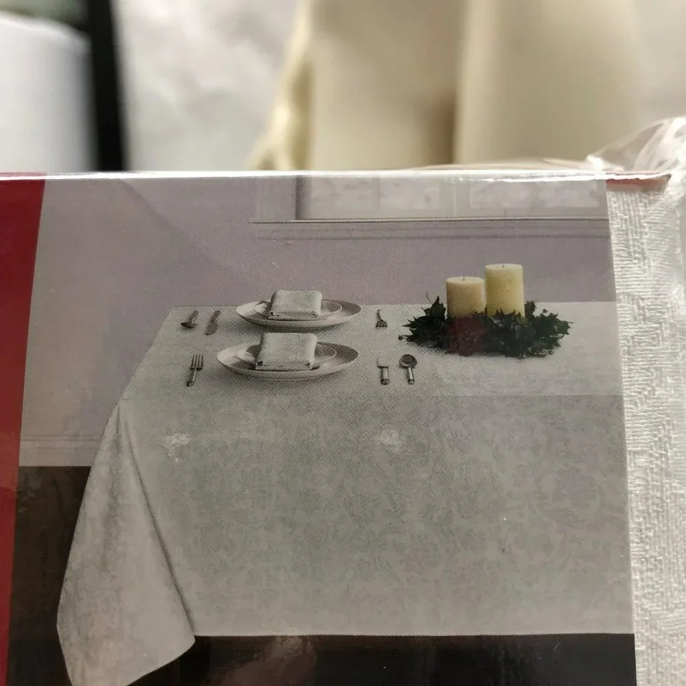 TABLECLOTH‎ HOLIDAY MEDLEY FOR CASUAL OR FORMAL DINING 60 X 84 NWT